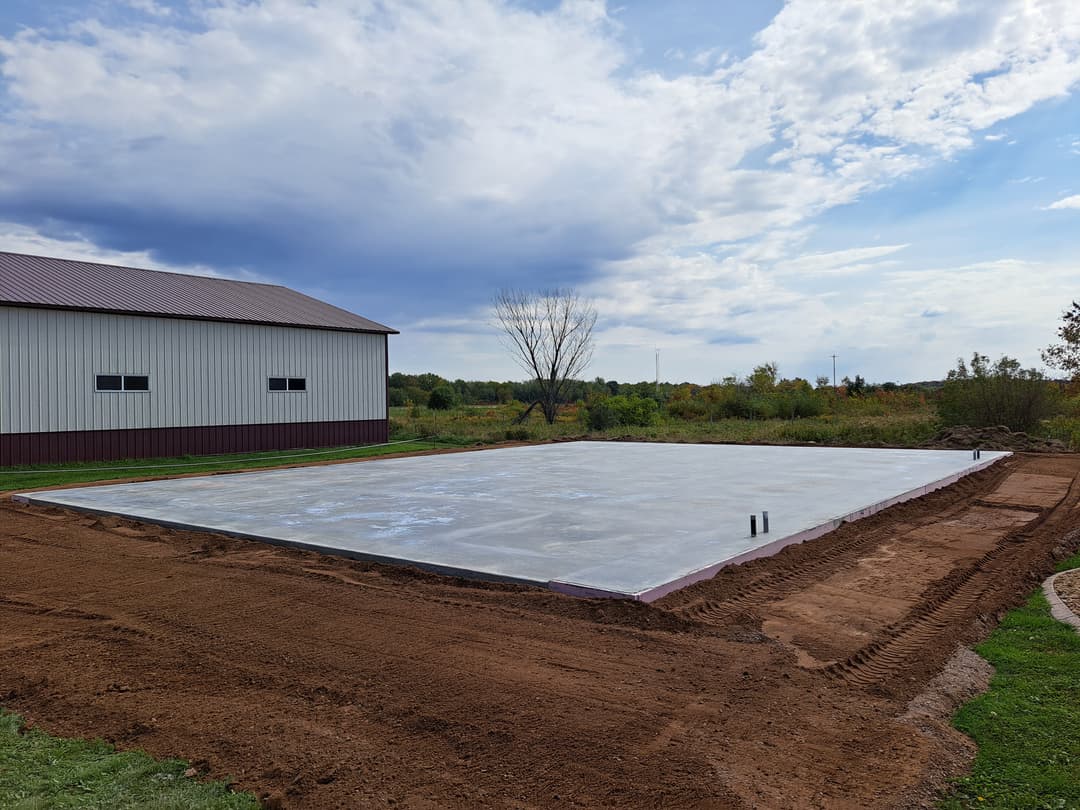 picture of a newly installed commercial concrete driveway